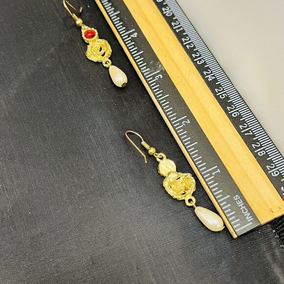 Vintage Earrings Red Lucite Gripoix Dangle Drop Pearls Gold Roses Pierced 1319 - Picture 6 of 7